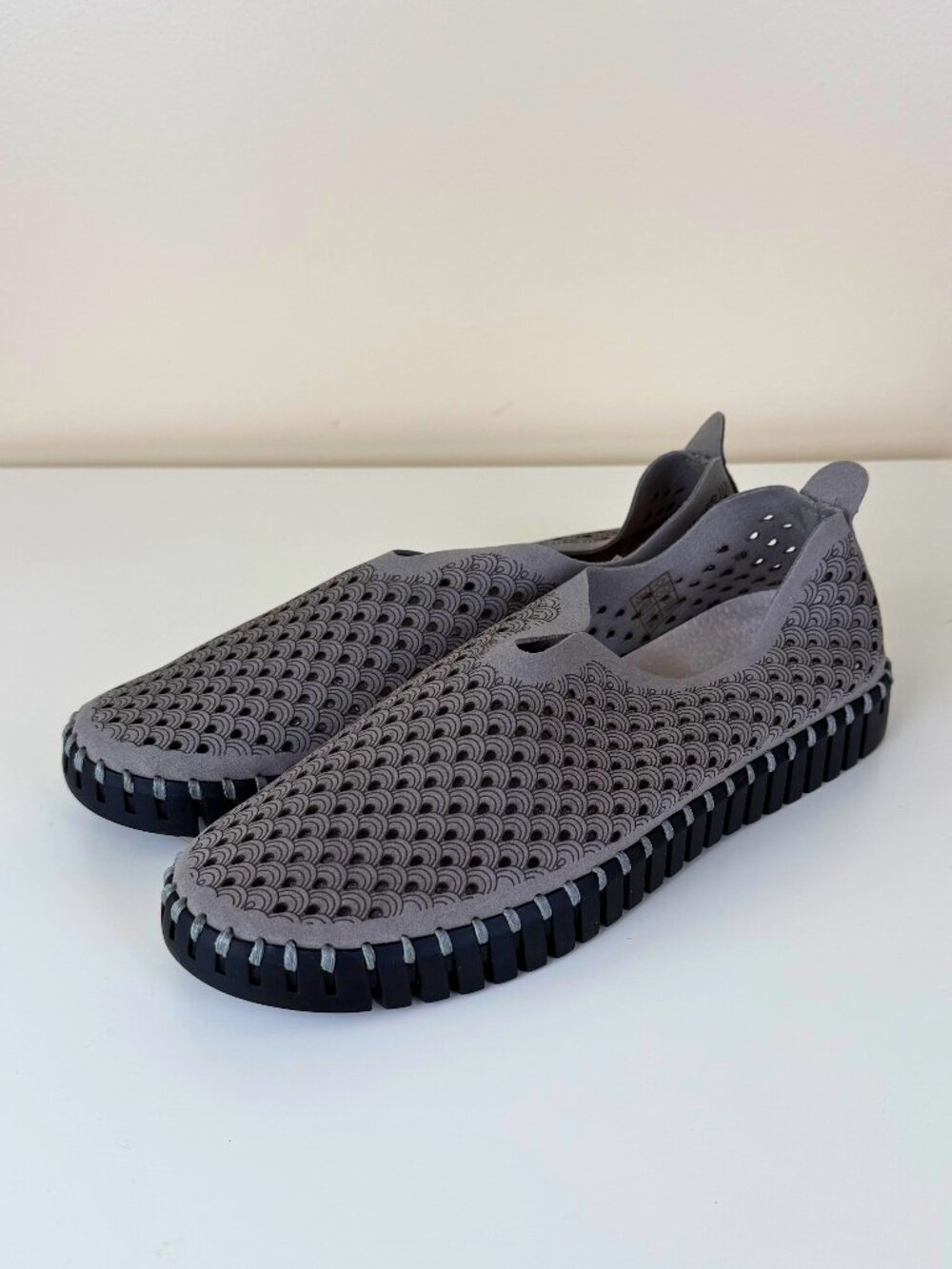 Ilse Jacobsen Tulip Slip-On Sneaker | Gray | EU 39 | New in Box